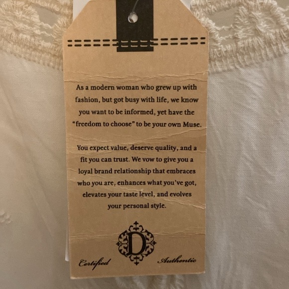 NWT Democracy rayon blouse in size S, gorgeous and detailed - Picture 9 of 10